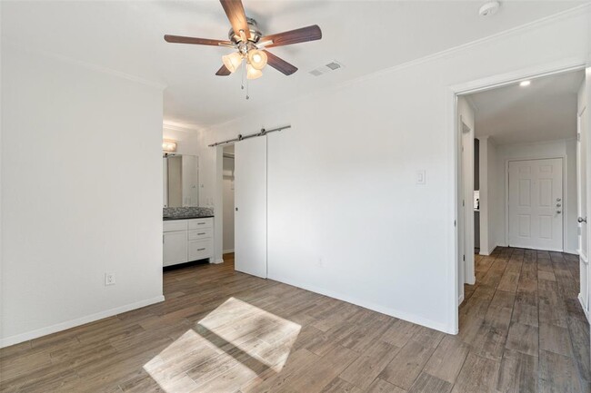 Building Photo - 5608 Cougar Dr