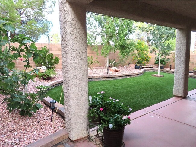 Building Photo - 4318 Via Dana Ave