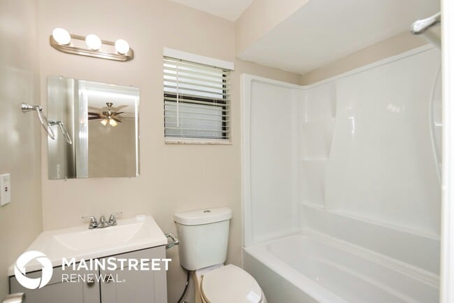 Building Photo - 410 La Coco St SW