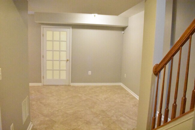 Building Photo - 711 Galway Ln