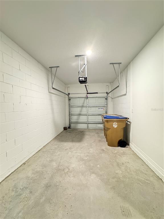 Building Photo - 1304 Drake Rdg Dr