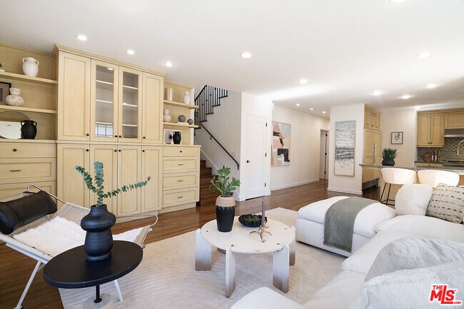 Building Photo - 131 S Martel Ave