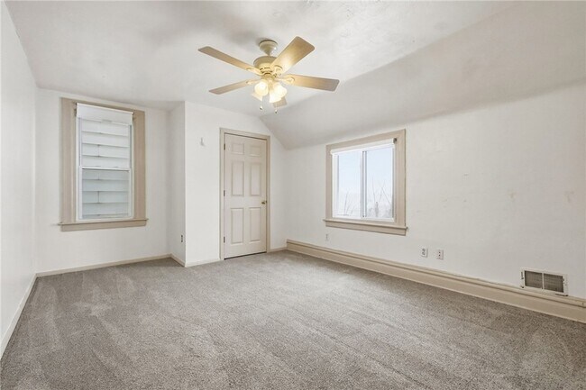 Building Photo - 112 De Witt Street Unit