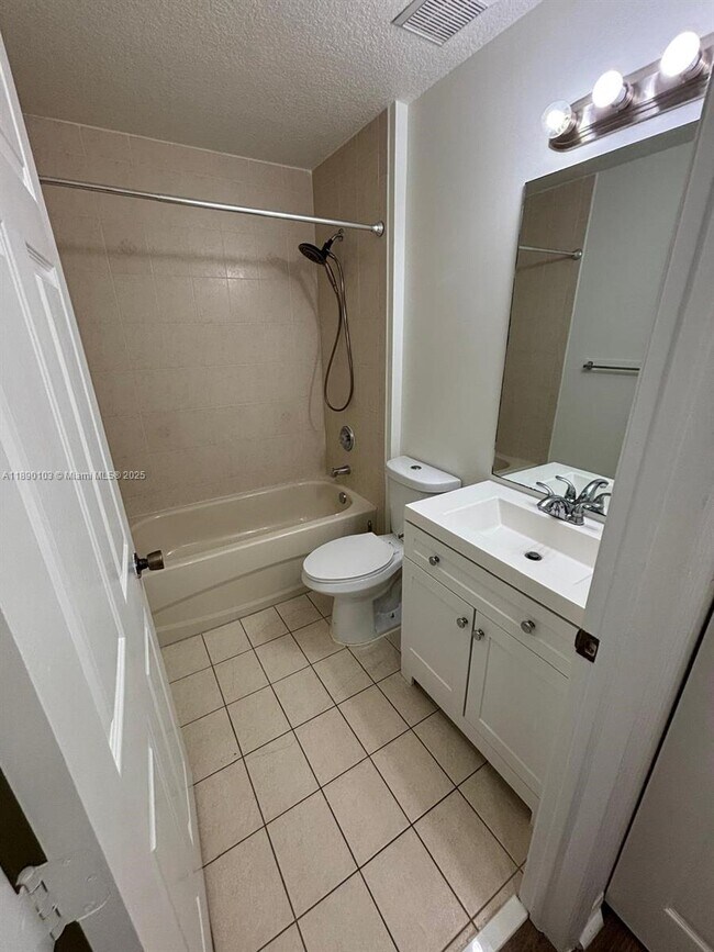 Building Photo - 4938 Leeward Ln