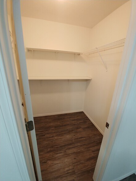 Building Photo - 4071 W Lombard St