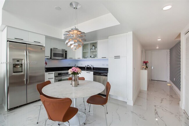 Building Photo - 41 SE 5th St