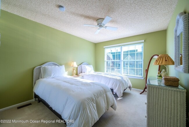 Building Photo - 101 Tarpon Dr