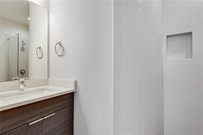 Building Photo - 415 Gartrell St SE