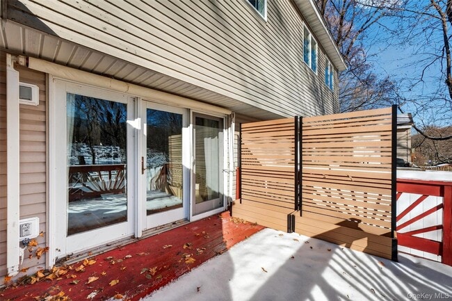 Building Photo - 90 Roundtree Ct