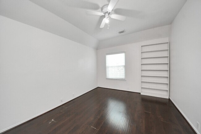 Building Photo - 20510 Pioneer Bend Ct