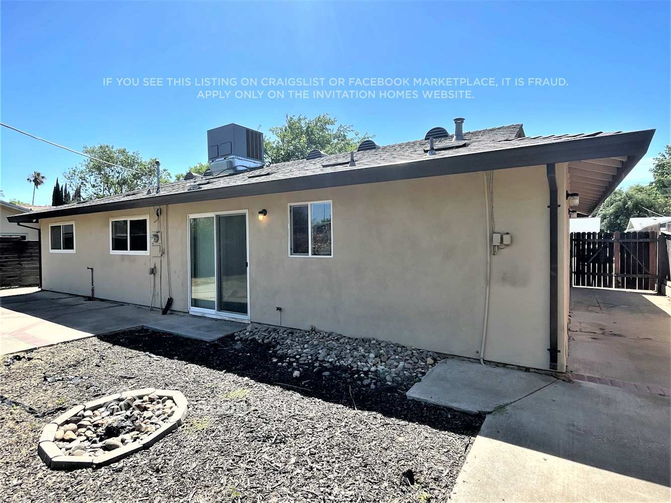 Building Photo - 10813 Oakton Way