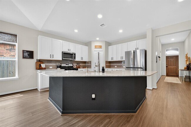 Building Photo - 12610 Northwood Colony Trl