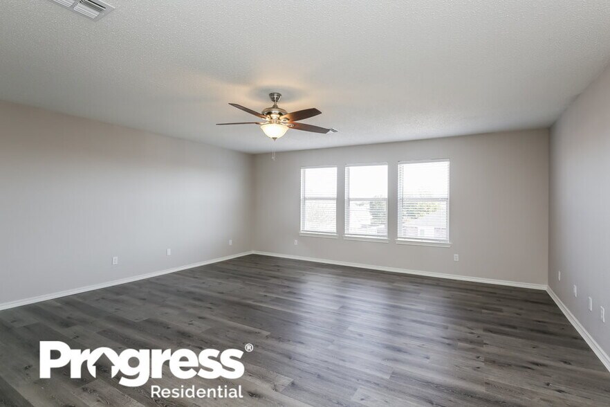 Building Photo - 308 S Waterford Oaks Dr
