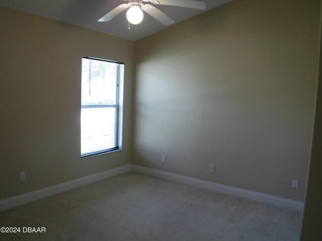 Building Photo - 1442 Areca Palm Dr