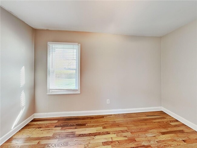 Building Photo - 1731 Braeburn Dr SE