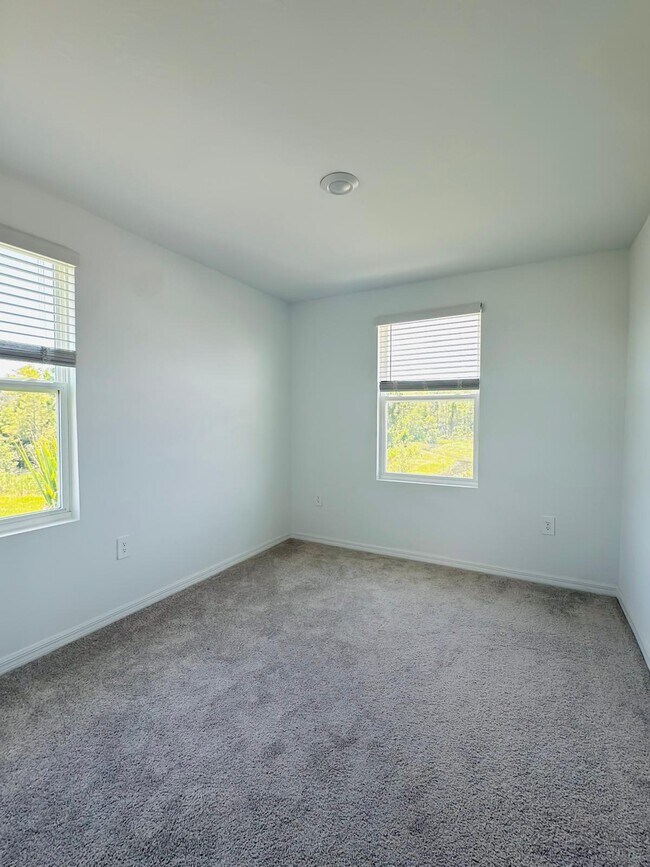 Building Photo - 2287 Portrait St