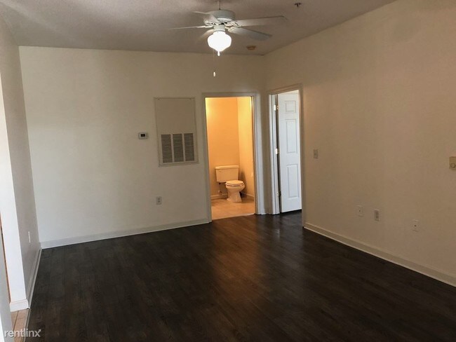 Building Photo - 1 br, 1.5 bath House - Avera Place Condomi...