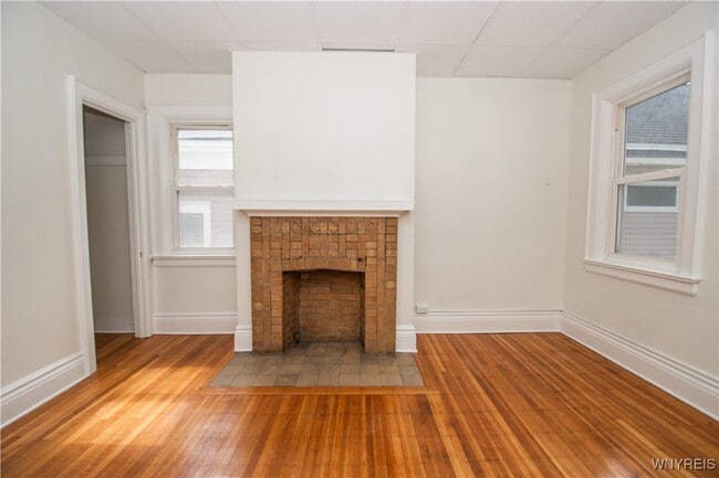Building Photo - 118 Norwood Ave