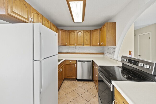 Building Photo - 4319 Millburn S