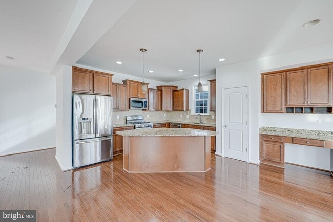 Building Photo - 15000 Gossom Manor Pl