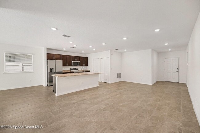 Building Photo - 849 Brookview Ln