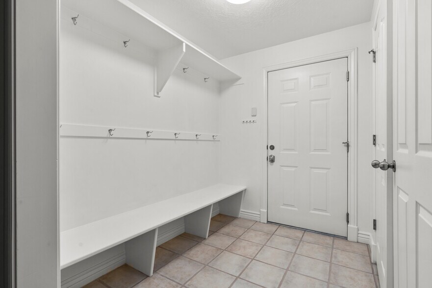 Basement/Mud Room - 1807 Skyline Dr