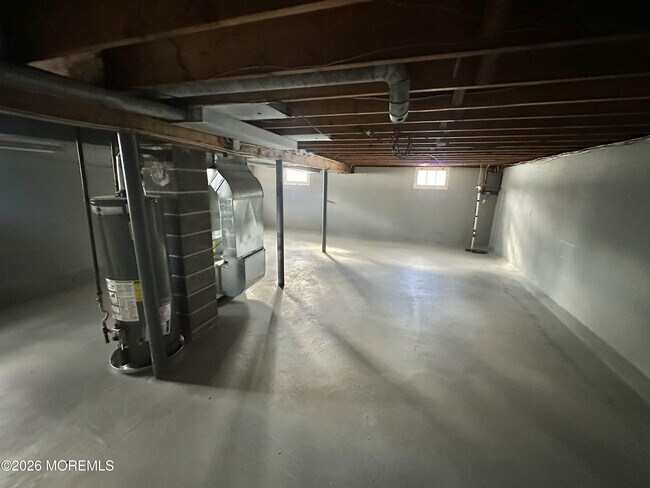 Building Photo - 382 W Park Ave