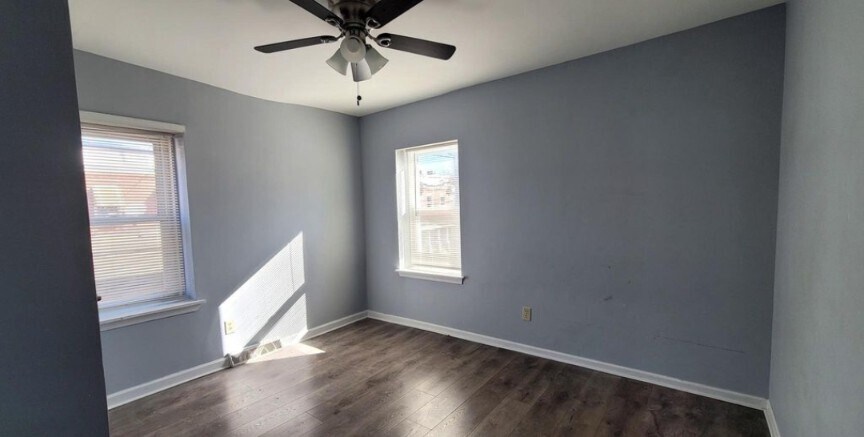 Building Photo - 122 N Scott St