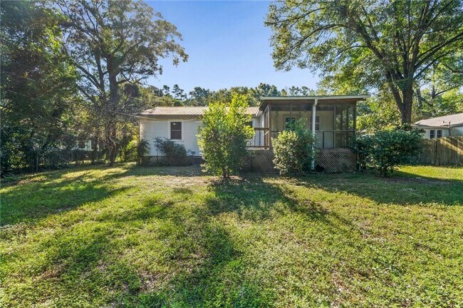 Building Photo - 315 Azalea Cir W