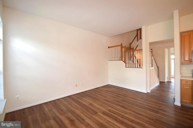 Building Photo - 24600 Siltstone Square