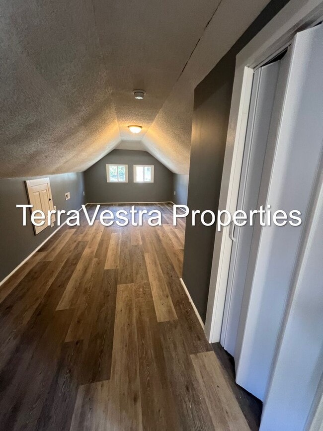 Building Photo - 4 Bedroom Single Family in Pennsville! Eligible for $500 Security Deposit.