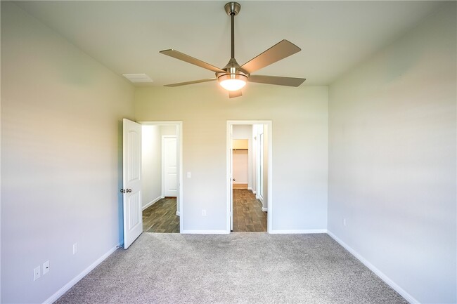 Building Photo - 605 Callahan Ln