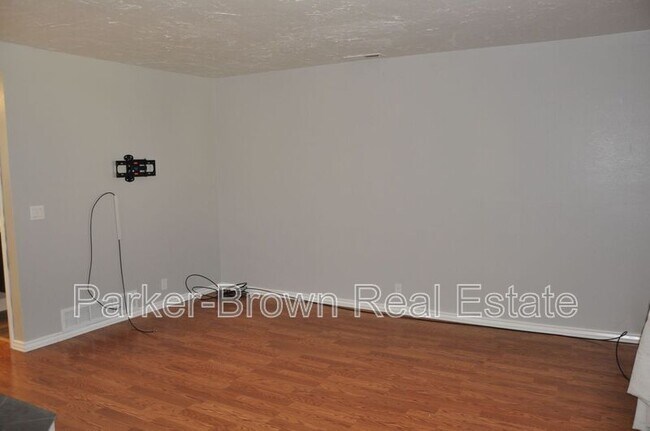 Building Photo - 7265 S 1950 E