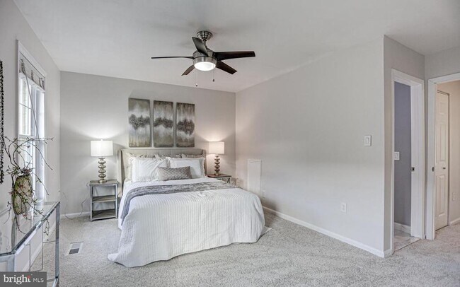 Building Photo - 927 S Rolfe St