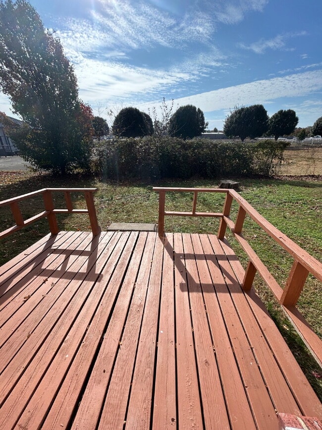 Building Photo - "Charming 4-Bedroom Home in Jonesboro with Cozy Fireplace & Gleaming Hardwood Floors!"