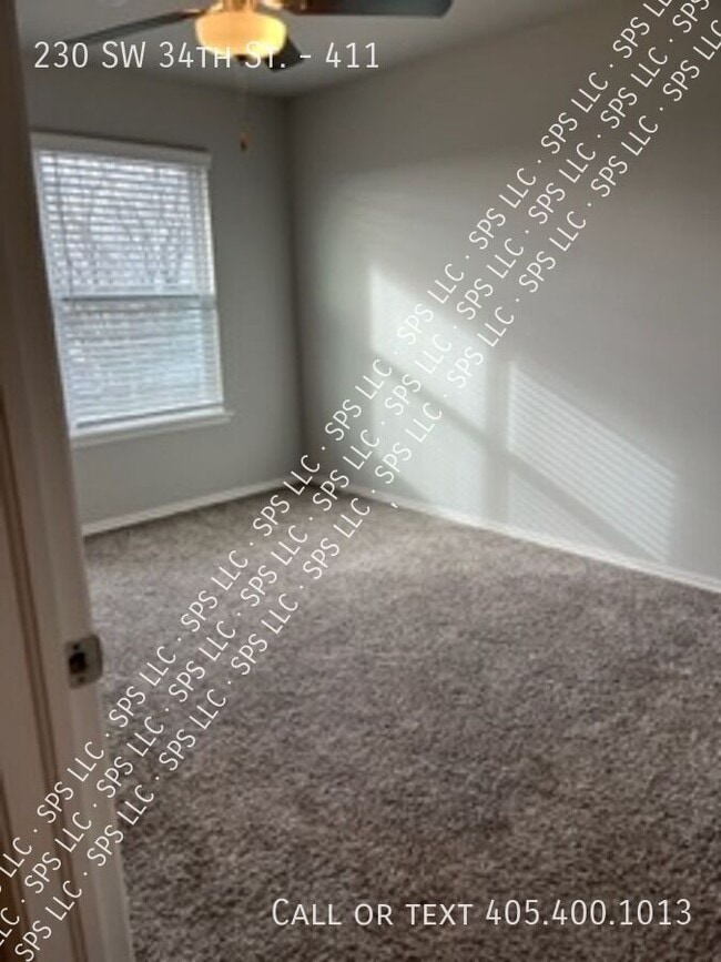 Building Photo - 230 SW 34th St