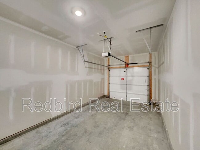 Building Photo - 1611 Manuka Ln