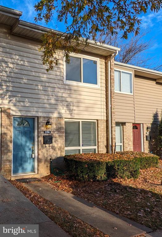 Building Photo - 2206 Gingell Pl