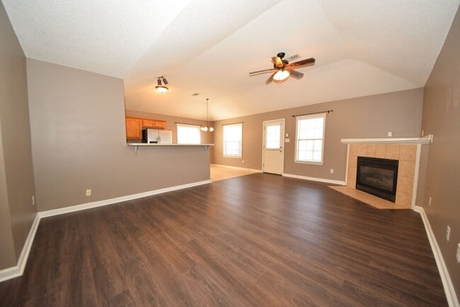 Building Photo - Wonderful 3 bed, 2 bath home near Shelby Farms Park.