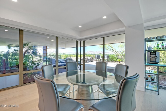 Building Photo - 7117 E Rancho Vista Dr