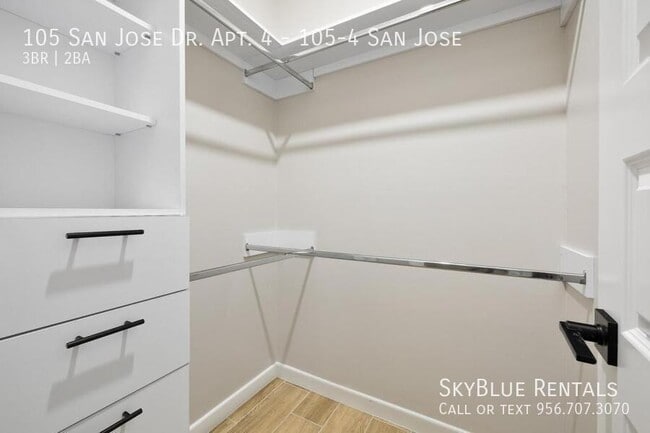 Building Photo - 105 San Jose Dr