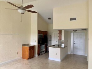 Building Photo - 2841 N Oakland Forest Dr