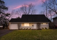 Building Photo - 911 Caniff Pl