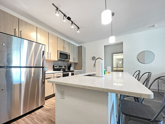 Building Photo - 2615 N Grady Ave