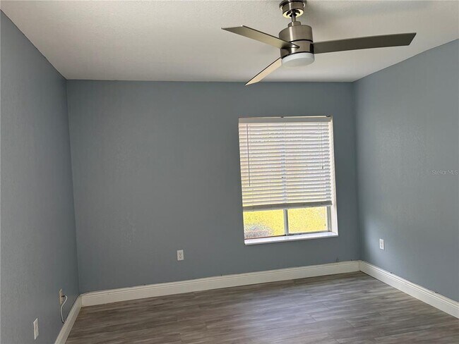 Building Photo - 3845 S Lake Dr