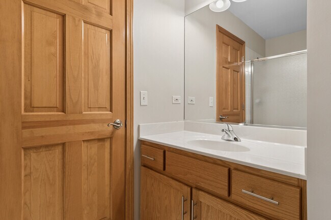 Building Photo - 2680 Ginger Woods Dr