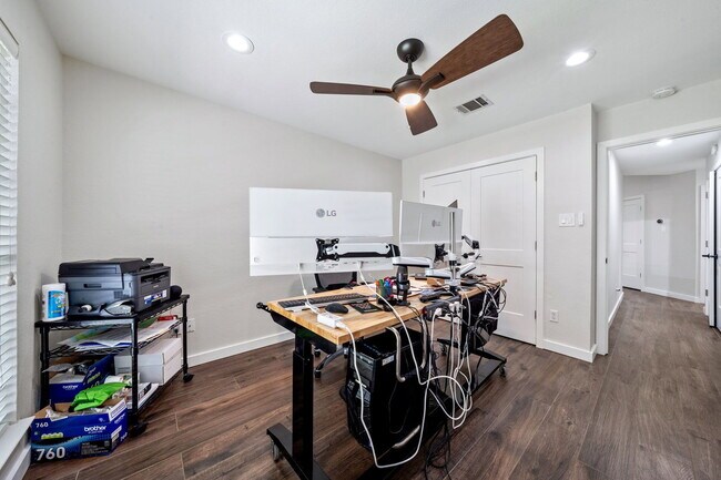 Building Photo - 8809 Corran Ferry Dr