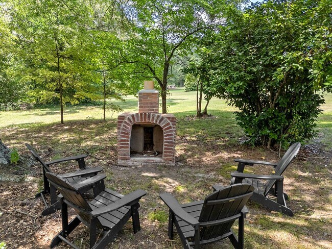 Building Photo - Immaculately Maintained 2 BR, 1 BA Short-Term Rental in Greer NO APPLICATION FEE if APPROVED