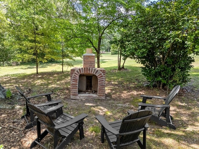 Building Photo - Immaculately Maintained, unfurnished 2 BR, 1 BA  Greer NO APPLICATION FEE if APPROVED