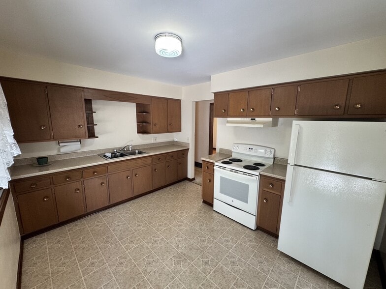 Building Photo - 860 3rd St